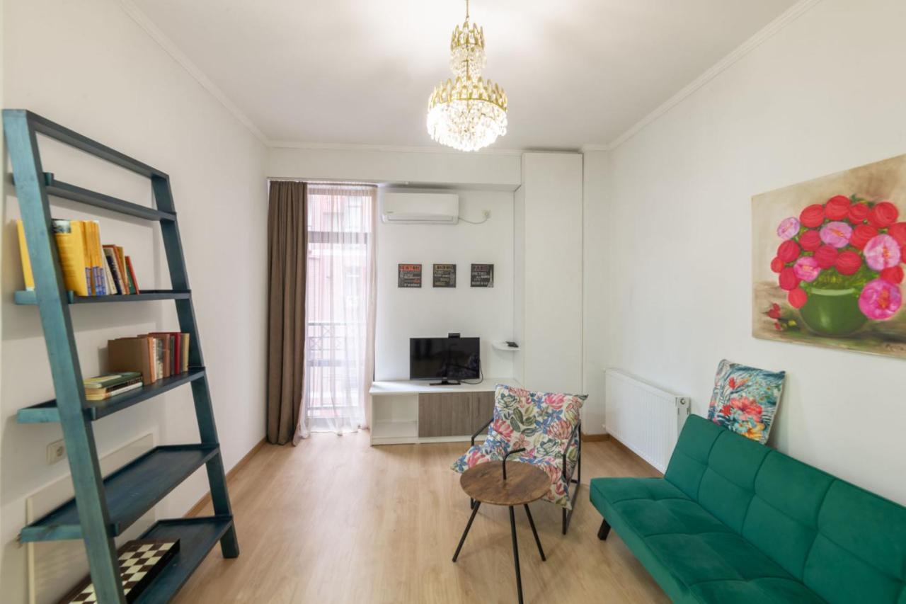 Location In Old Apartment *